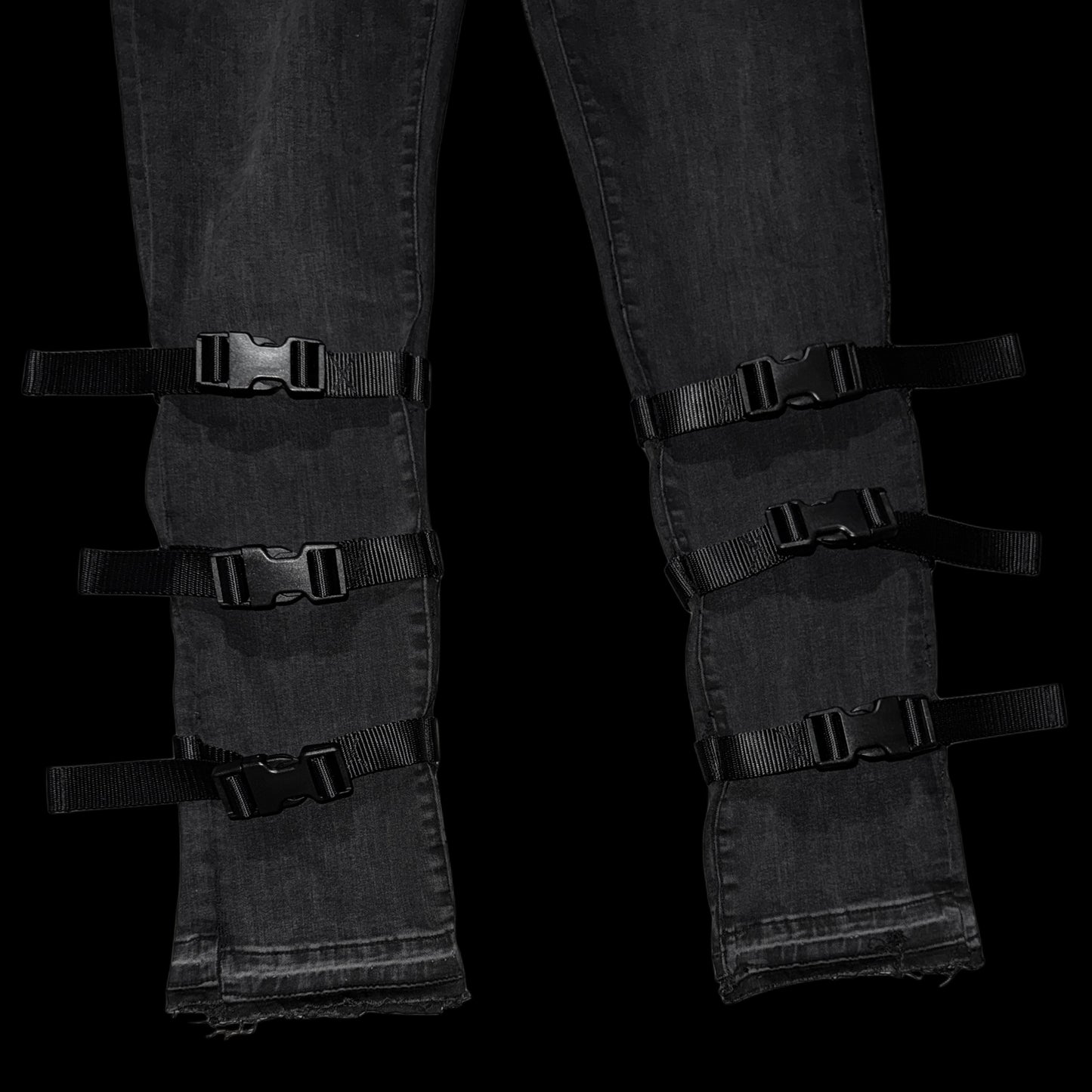 RRAGE | RESTRAINT // 001