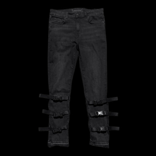 RRAGE | RESTRAINT // 001